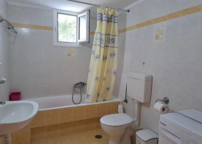 Orfanos 3 Vakantiehuis *